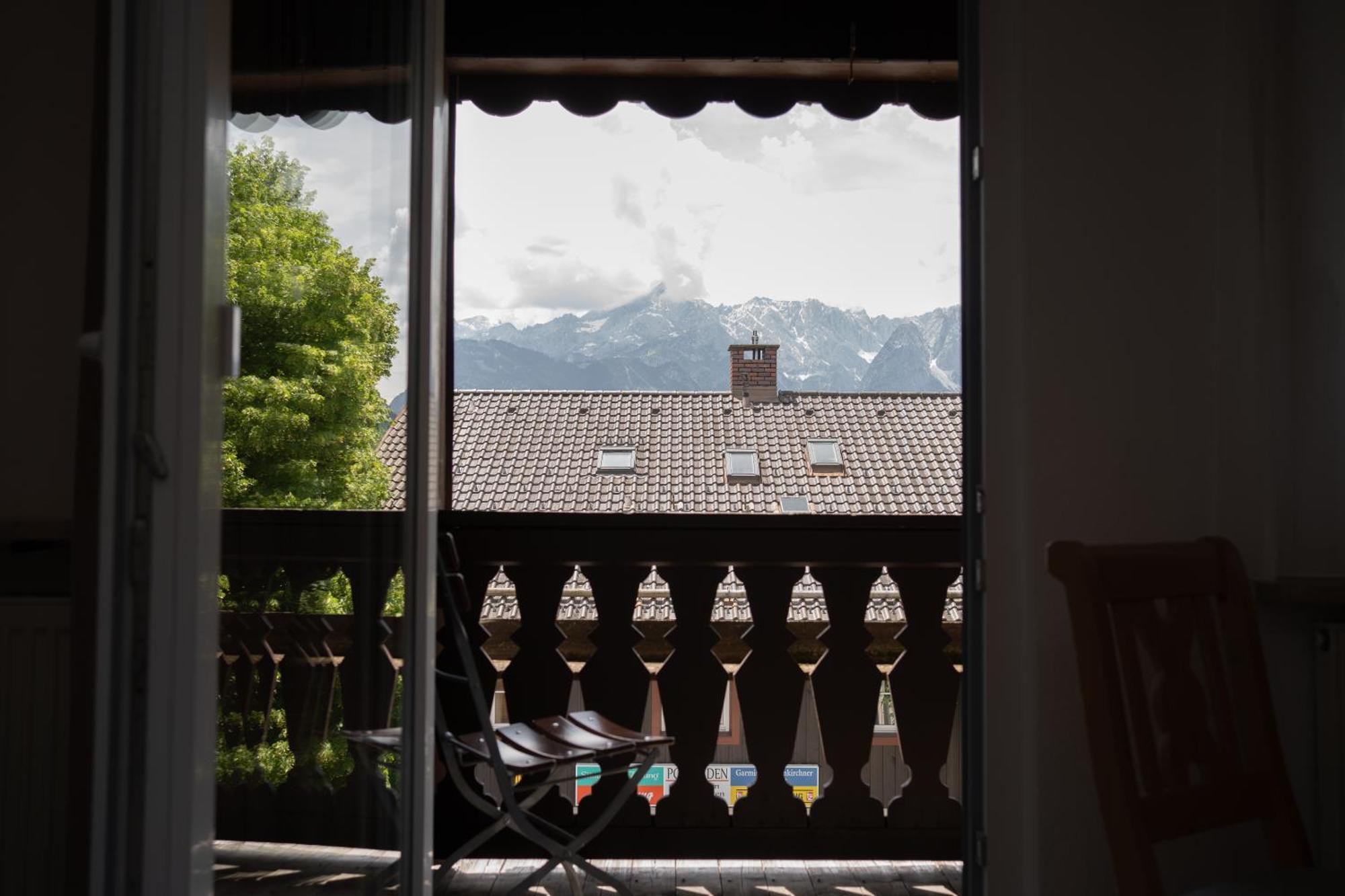 Hotel Gasthof Alter Wirt Farchant Exterior photo